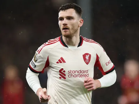Liverpool avalia renovação com Andy Robertson