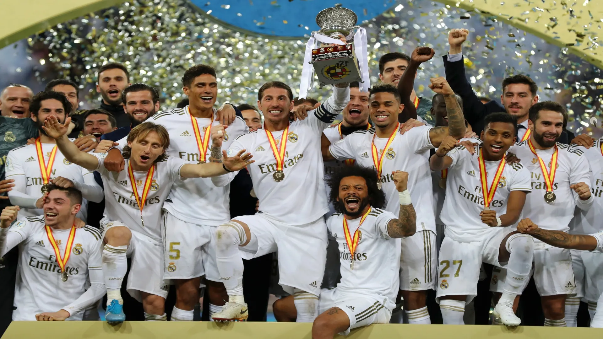Sergio Ramos e elenco do Real Madrid na conquista da Supercopa da Espanha 2020 – Francois Nel/Getty Images