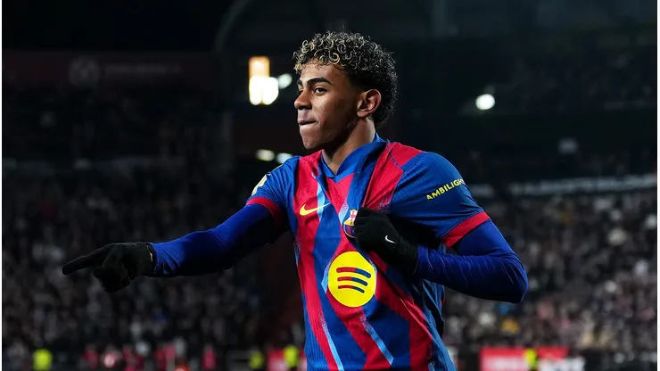 Lamine Yamal ultrapassa marca de 38 gols de Maradona em trajetória ascendente no Barcelona. (Foto de Angel Martinez/Getty Images)