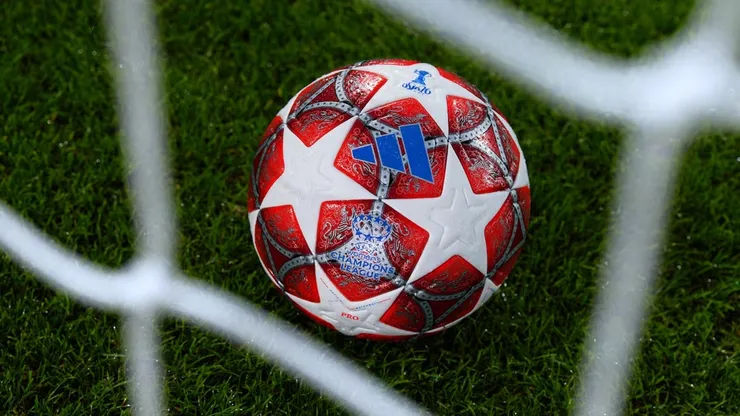 Nova bola da Champions Feminina será usada já nos playoffs da competição - Foto: Divulgação/Adidas