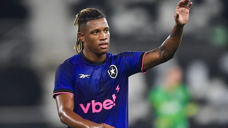Zenit entra de vez na disputa com o Palmeiras para contratar Danilo, do Botafogo. Foto: Thiago Ribeiro/AGIF