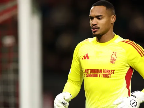 Nottingham Forest exclui John e inscreve Jair para os playoffs