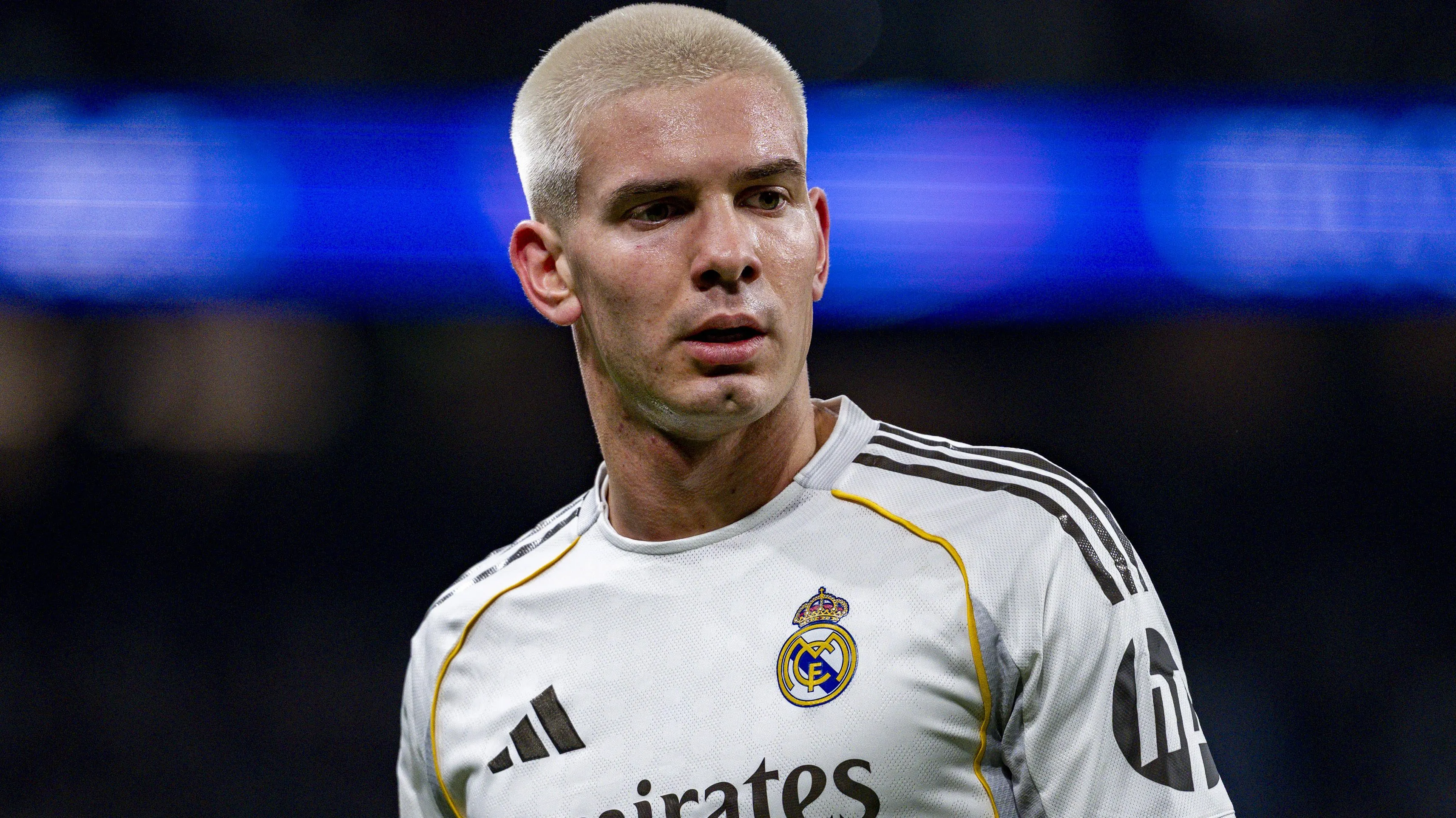 Franco Mastantuono em campo com a camisa merengue do Real Madrid. IMAGO / Alberto Gardin