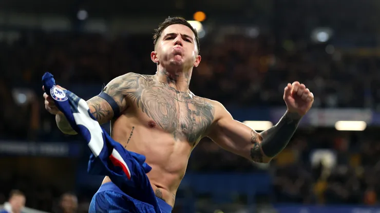 Enzo Fernández comemora gol pelo Chelsea (Richard Pelham/Getty Images)