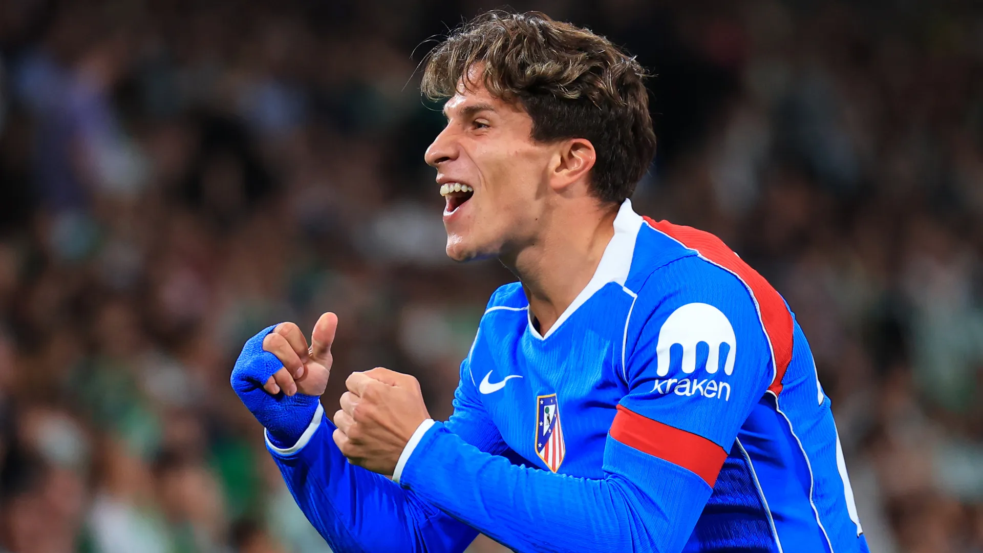 Giuliano Simeone comemora gol durante partida pelo Atlético de Madrid