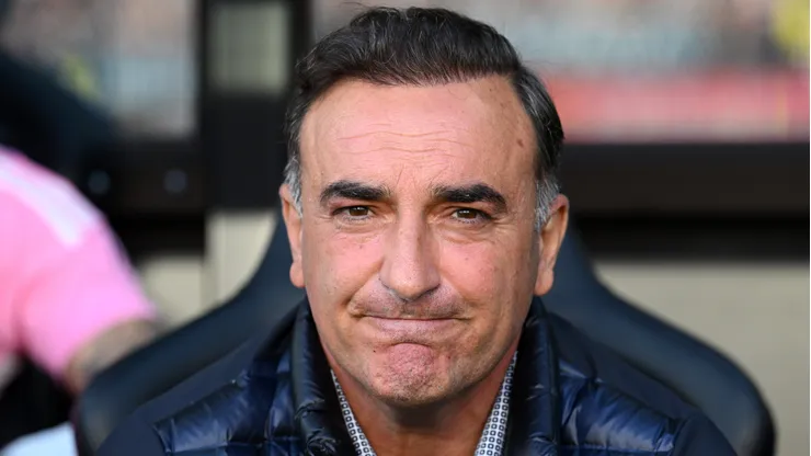 Carlos Carvalhal entra na mira do Cruzeiro. Foto: Octavio Passos/Getty Images