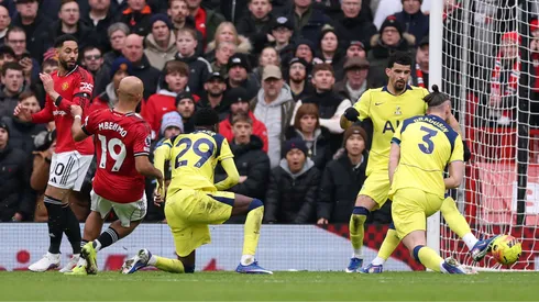 Mbeumo concluiu escanteio ensaiado e fez gol no jogo entre Manchester United e Tottenham
