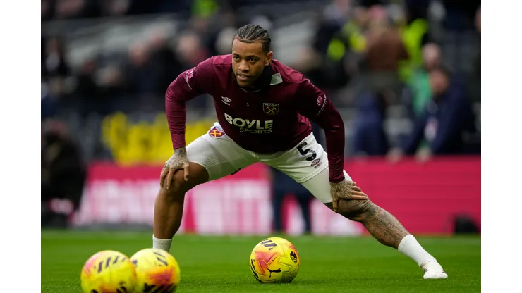 Tottenham Hotspur x West Ham United, Premier League. O defensor do West Ham United, Igor Julio (5), antes da partida da Premier League entre Tottenham Hotspur e West Ham United no Tottenham Hotspur Stadium, em Londres, Reino Unido, no dia 17 de janeiro de 2026. Foto: IMAGO / Pro Sports Images