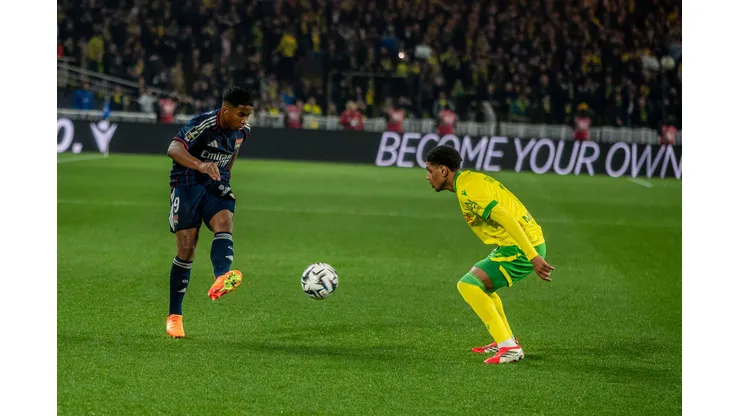 Lyon vence fora de casa, mas perde Endrick por expulsão após interferência do VAR. Foto: IMAGO / PsnewZ
