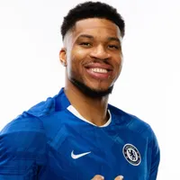 Giannis Antetokounmpo vira acionista do Chelsea