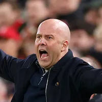 Arne Slot critica expulsão de Szoboszlai em Liverpool x Manchester City