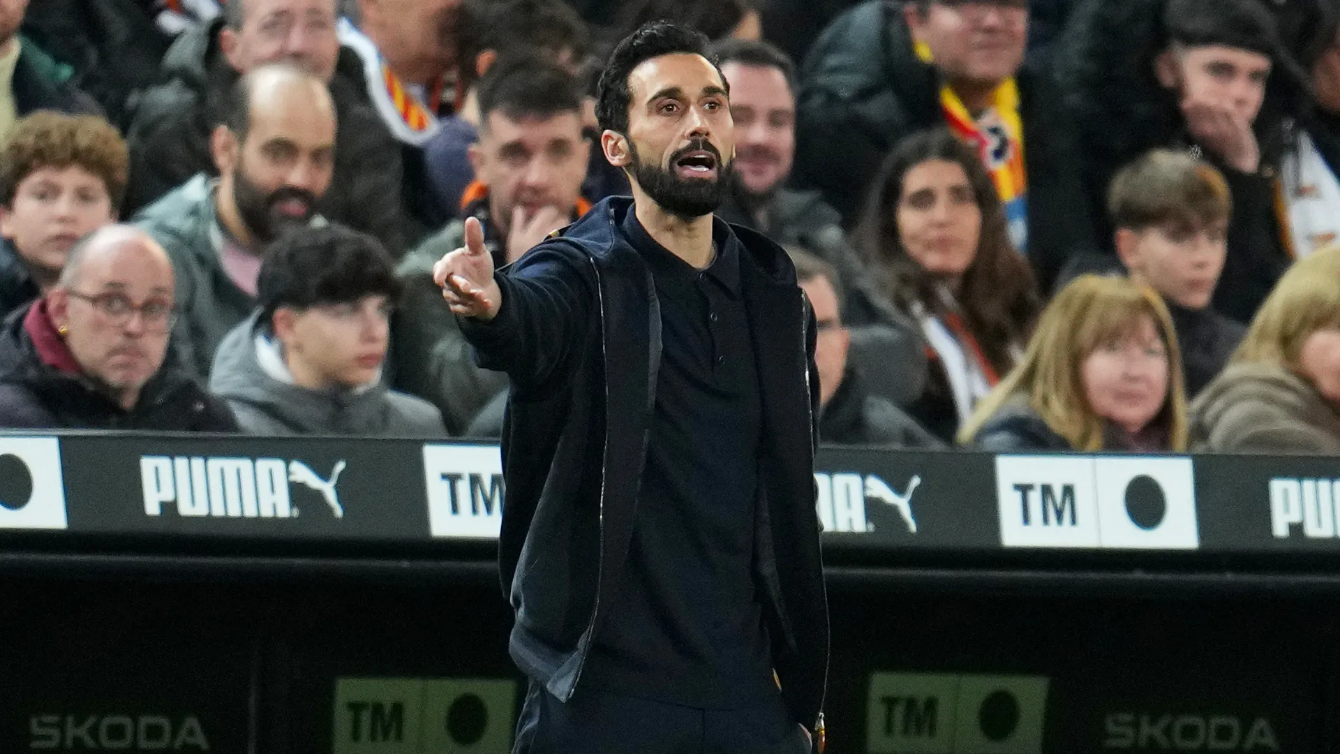 Álvaro Arbeloa durante partida como técnico do Real Madrid