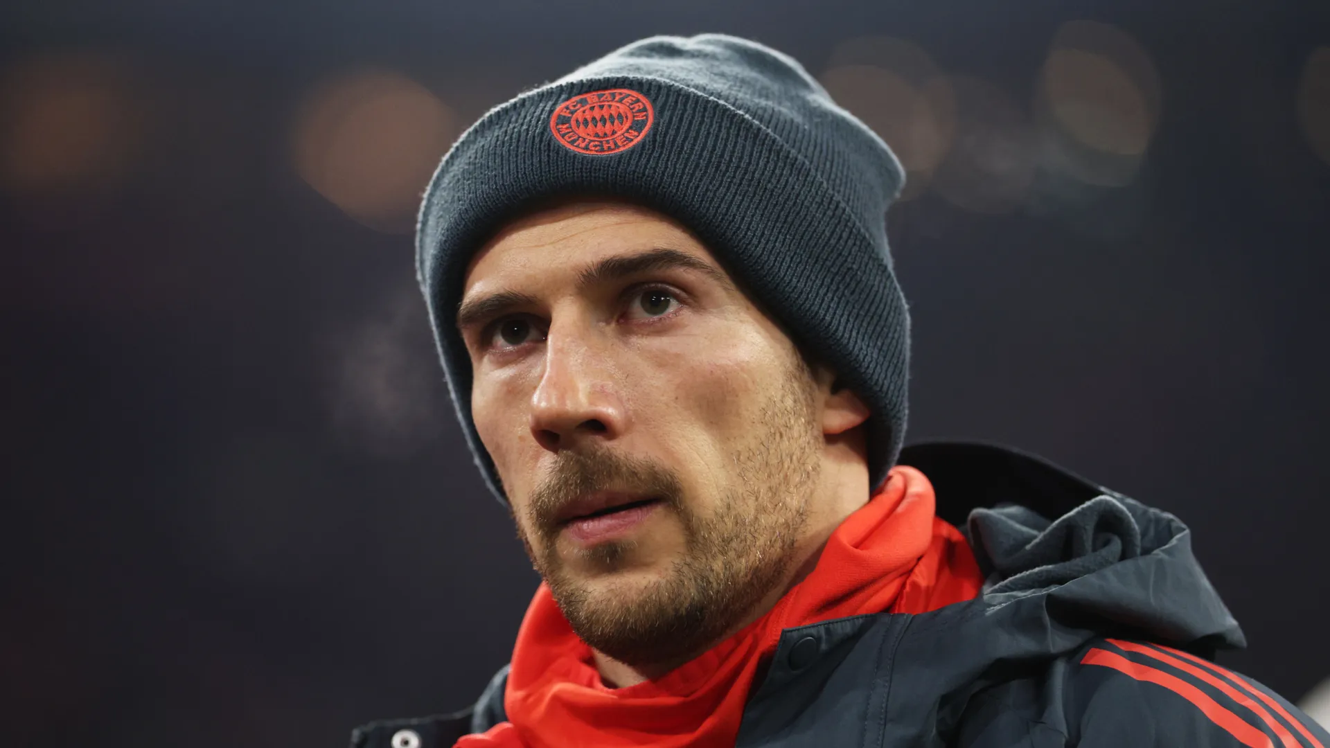 Leon Goretzka antes de jogo pelo Bayern de Munique