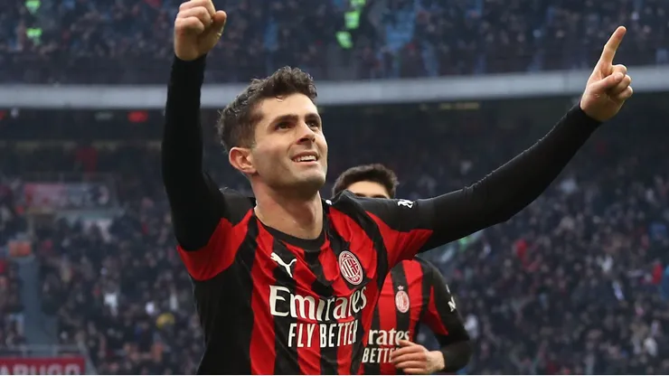 Pulisic comemora gol pelo Milan. (Photo by Marco Luzzani/Getty Images)