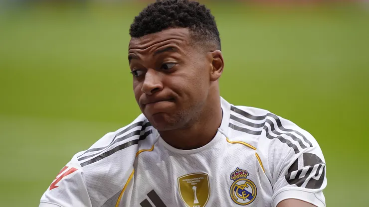 Mbappé se revoltou com a arbitragem contra o Valencia. IMAGO / SOPA Images