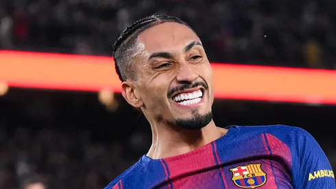 Raphinha pode ser surpresa no Barcelona contra o Atlético de Madrid na Copa do Rei. (Photo by David Ramos/Getty Images)
