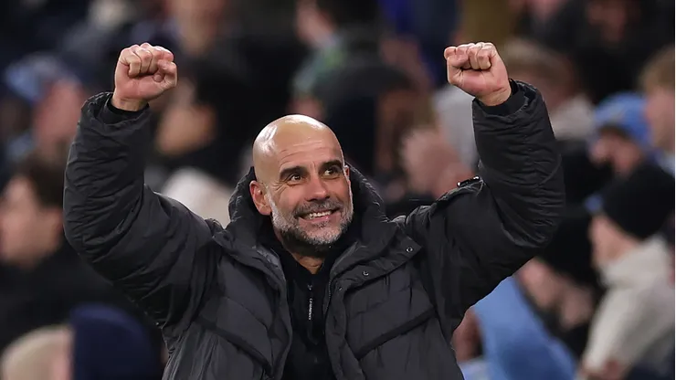 Guardiola comemora vitória do Manchester City (Kate McShane/Getty Images)