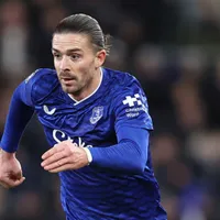 Jack Grealish passa por cirurgia e vira desfalque no Everton