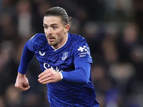 Jack Grealish passa por cirurgia e vira desfalque no Everton