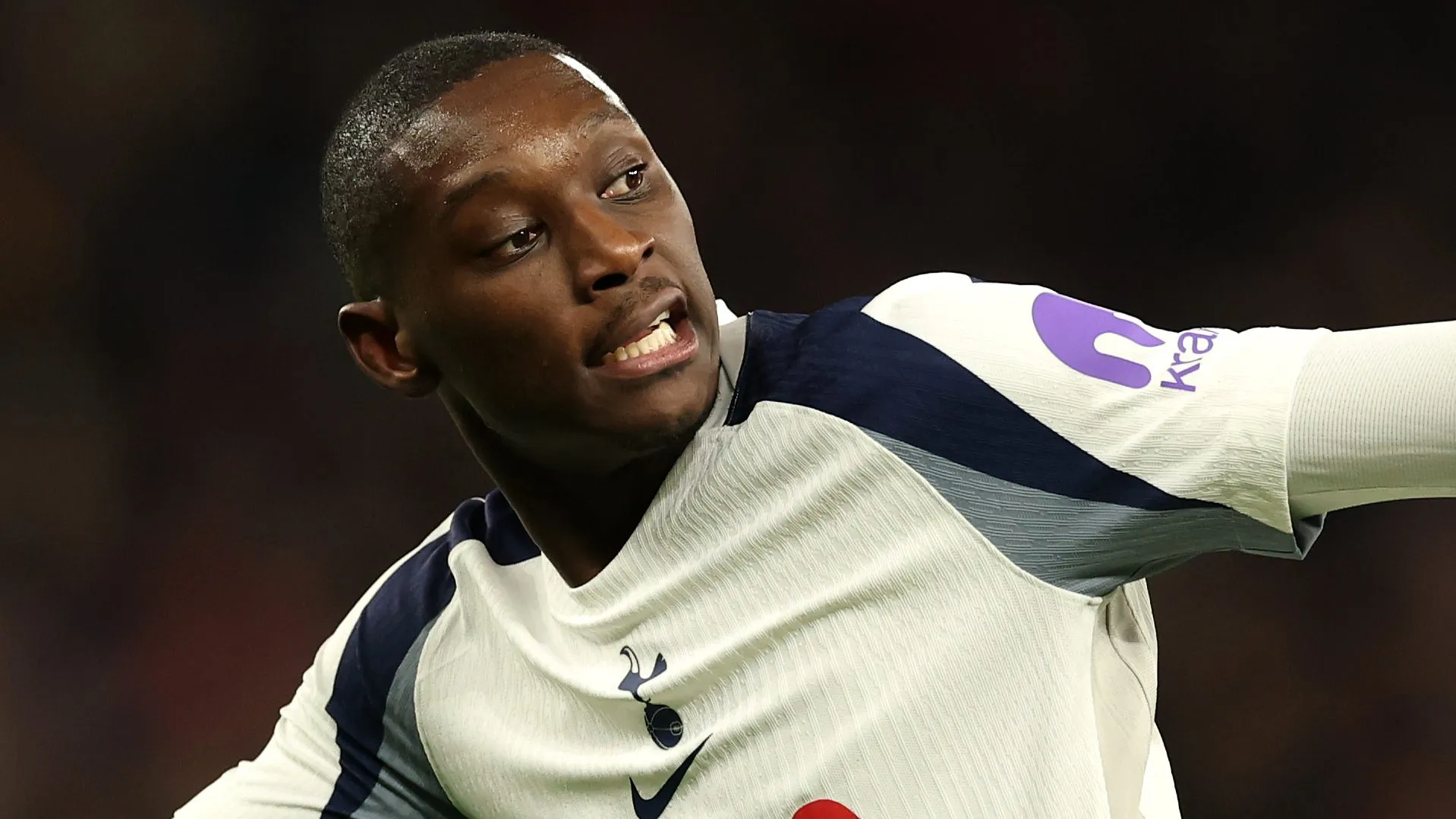 Randal Kolo Muani em jogo do Tottenham. (Photo by Richard Heathcote/Getty Images)