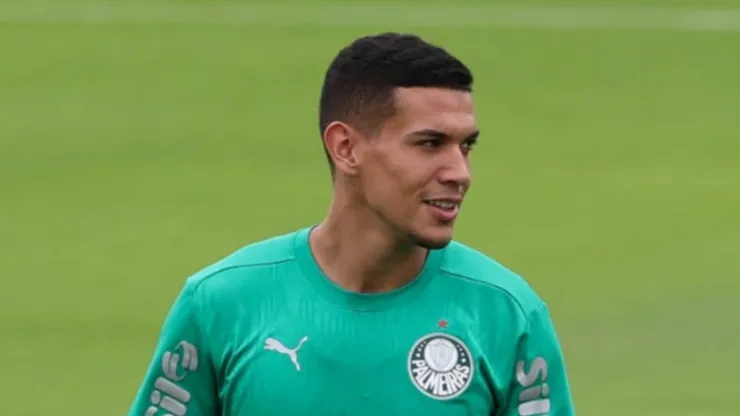 O zagueiro Naves em treino do Palmeiras (Cesar Greco/Palmeiras/by Canon)
