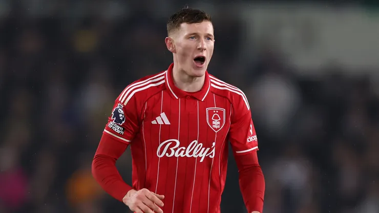 Elliot Anderson está na mira do Manchester United. Foto: George Wood/Getty Images