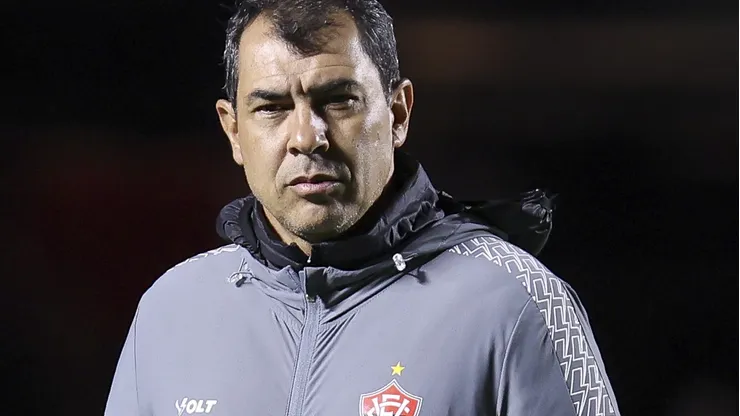 Fábio Carille acerta com o Damac FC, da Arábia Saudita, após passagens frustradas no futebol brasileiro. (Foto: Ricardo Moreira/Getty Images)