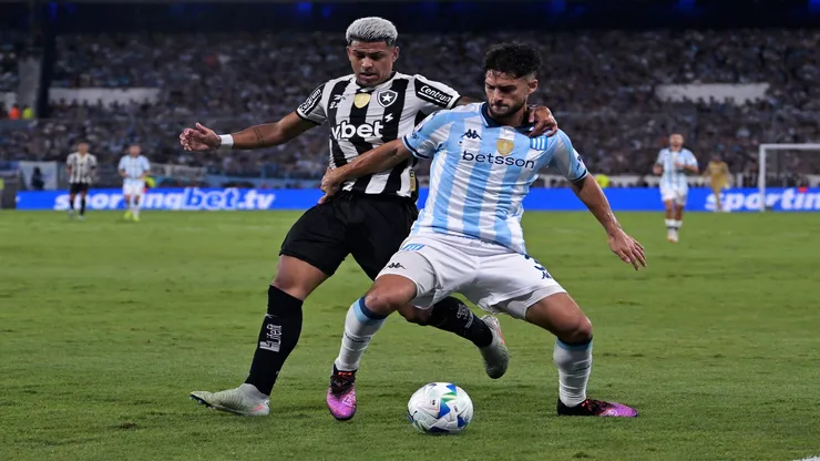 Marco Di Cesare, do Racing, em partida contra o Botafogo pela Recopa Sul-Americana 2025 - Marcelo Endelli/Getty Images
