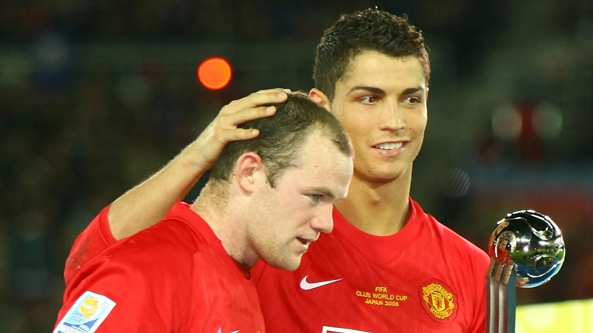 Rooney ao lado de Cristiano Ronaldo pelo Manchester United
