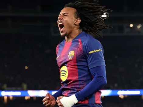 Koundé acerta o ângulo e faz golaço