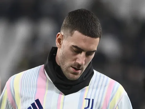 Dusan Vlahovic pede salário milionário para fechar com o Barcelona