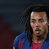 Chelsea e Liverpool disputam a contratação de Koundé