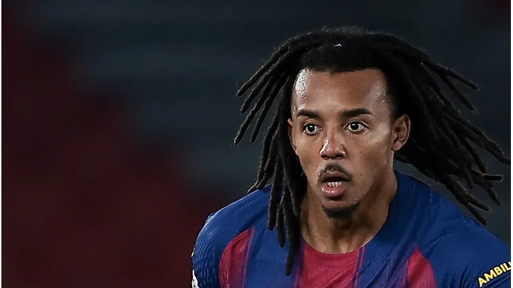 Chelsea e Liverpool disputam Koundé, do Barcelona. Foto: Eric Alonso/Getty Images