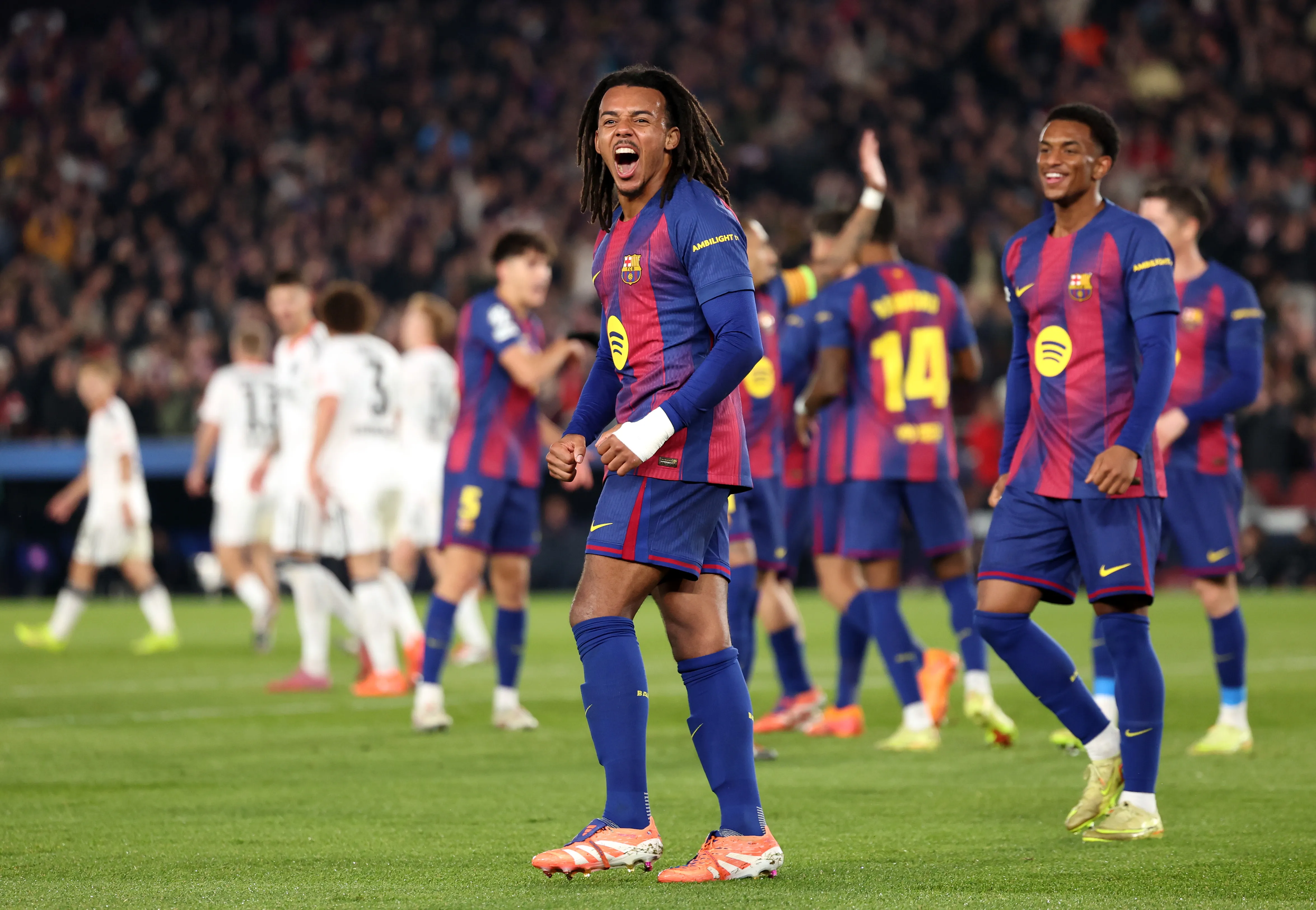 Barcelona não tem planos para a saída de Koundé. Foto: Judit Cartiel/Getty Images