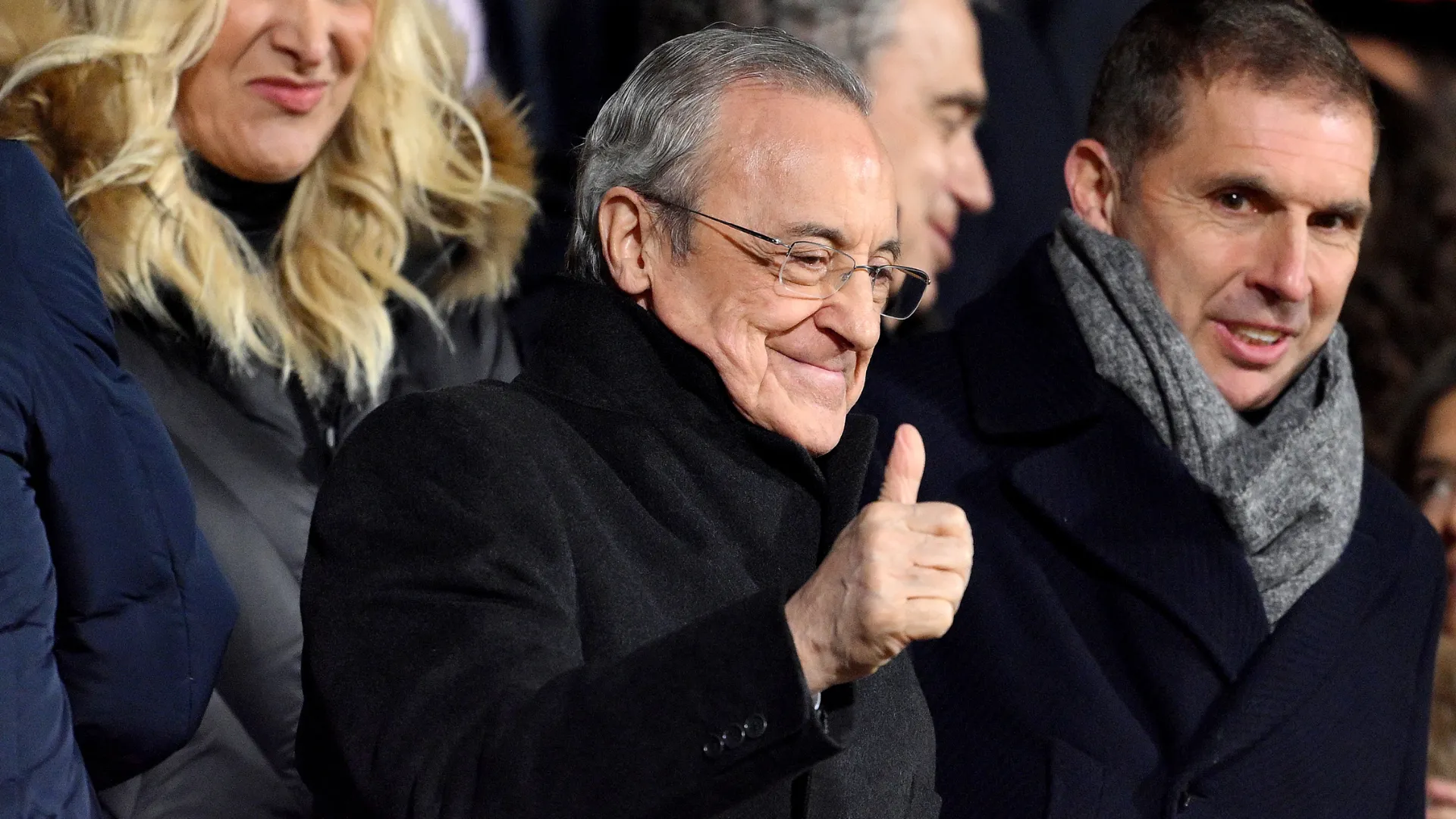 Florentino Pérez faz sinal de 