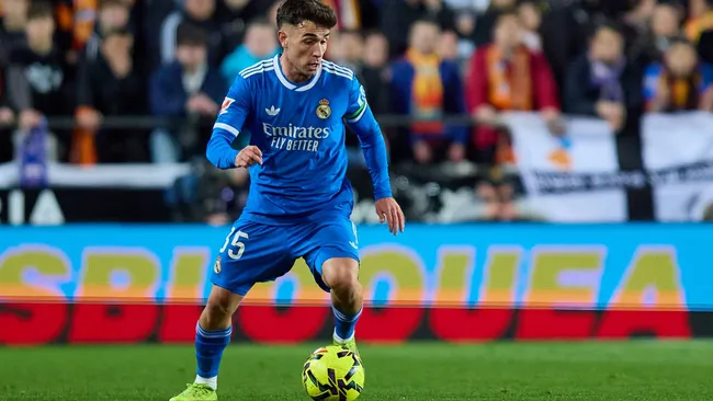 David Jimenez durante partida da LaLiga. Foto: Jose Torres Photo Players Images Magara Press/IMAGO