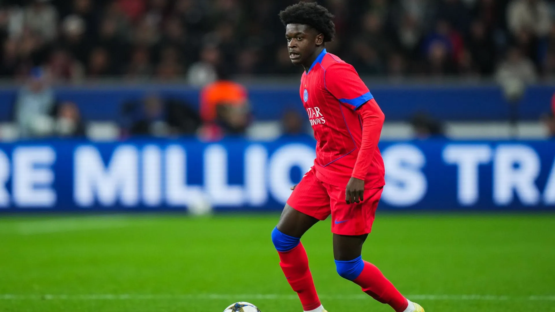 Ndjantou está fora da partida entre Rennes e PSG (foto: Pau Barrena/Getty Images)