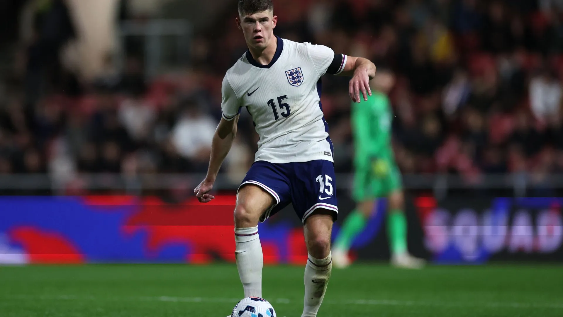 Cresswell durante partida das Eliminatórias da Eurocopa 2025. Foto: Michael Steele/Getty Images