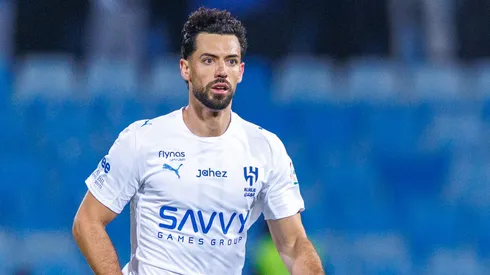 Al-Hilal não inscreve Pablo Marí na Saudi Pro League e zagueiro se torna oportunidade de mercado. (Foto: Abdullah Ahmed/Getty Images)