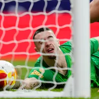Falha de Joan García: goleiro do Barcelona marca gol contra na Copa do Rei