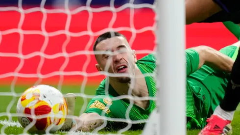 Atlético de Madrid x FC Barcelona, Barça – Copa do Rei. Joan García, goleiro do Barcelona e da Espanha, não evita o gol do Atlético durante o primeiro jogo da semifinal da Copa do Rei entre Atlético de Madrid e FC Barcelona no Riyadh Air Metropolitano, em 12 de fevereiro de 2026, em Madrid, Espanha. Madrid, Espanha. Foto: IMAGO / NurPhoto