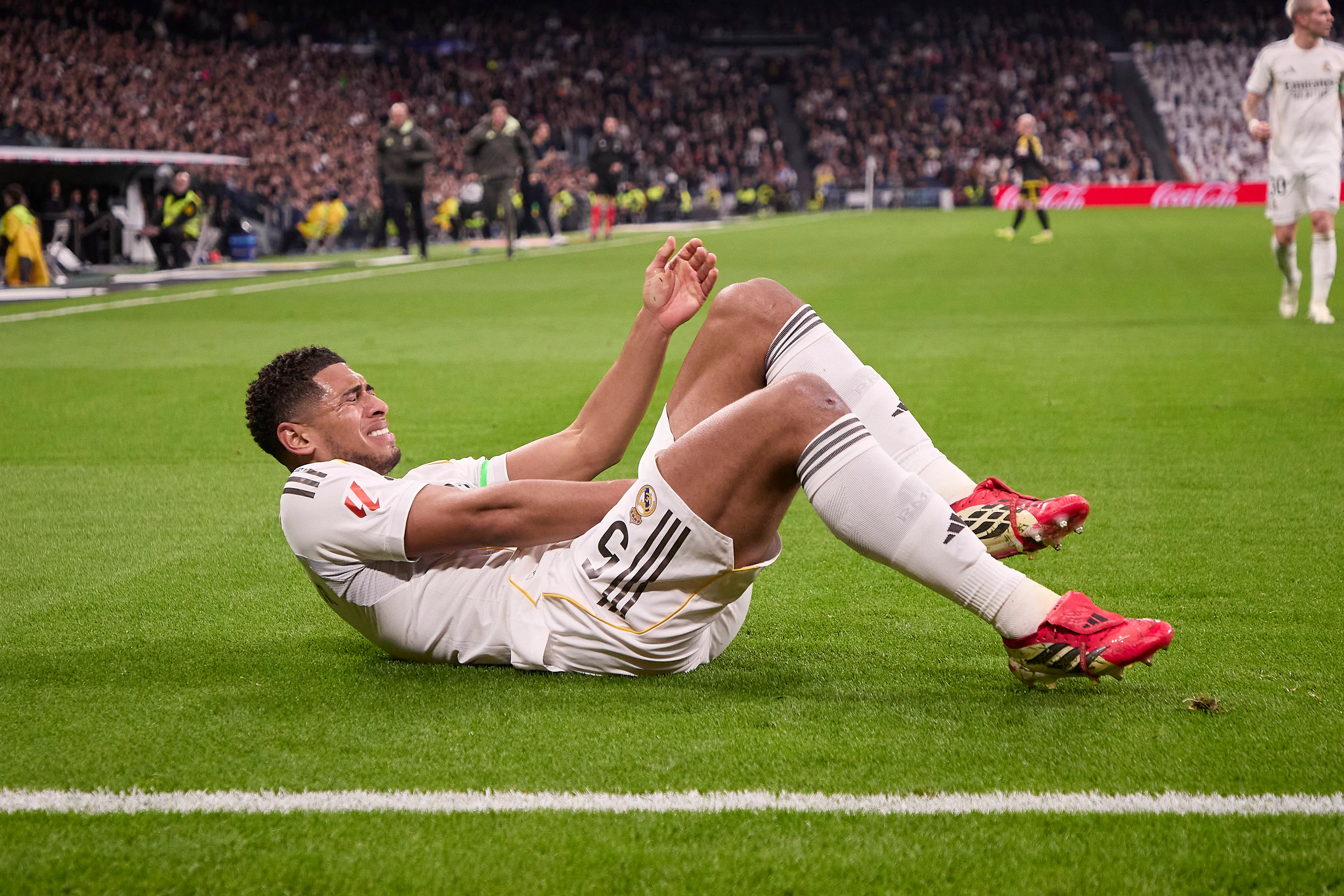 Bellingham sofreu uma lesão e o Real Madrid teme que ele fique fora dos gramados por mais tempo, segundo o Goal. Foto: IMAGO / SOPA Images