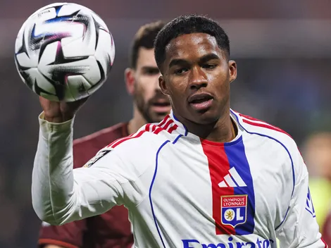 Endrick recebe bronca do treinador do Lyon após expulsão