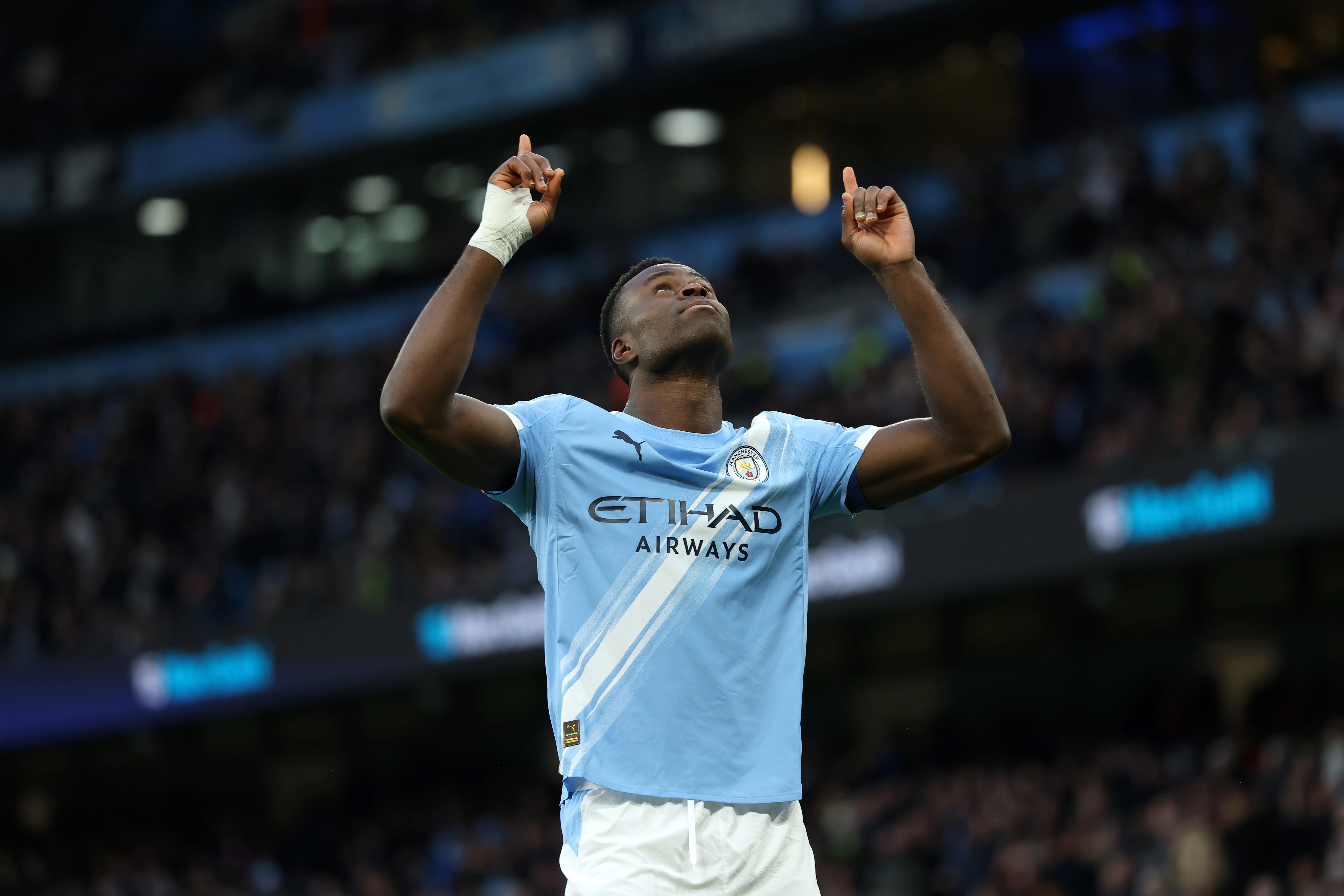 Guéhi marcou o seu primeiro gol pelo Manchester City. Foto: Annabel Lee-Ellis/Getty Images