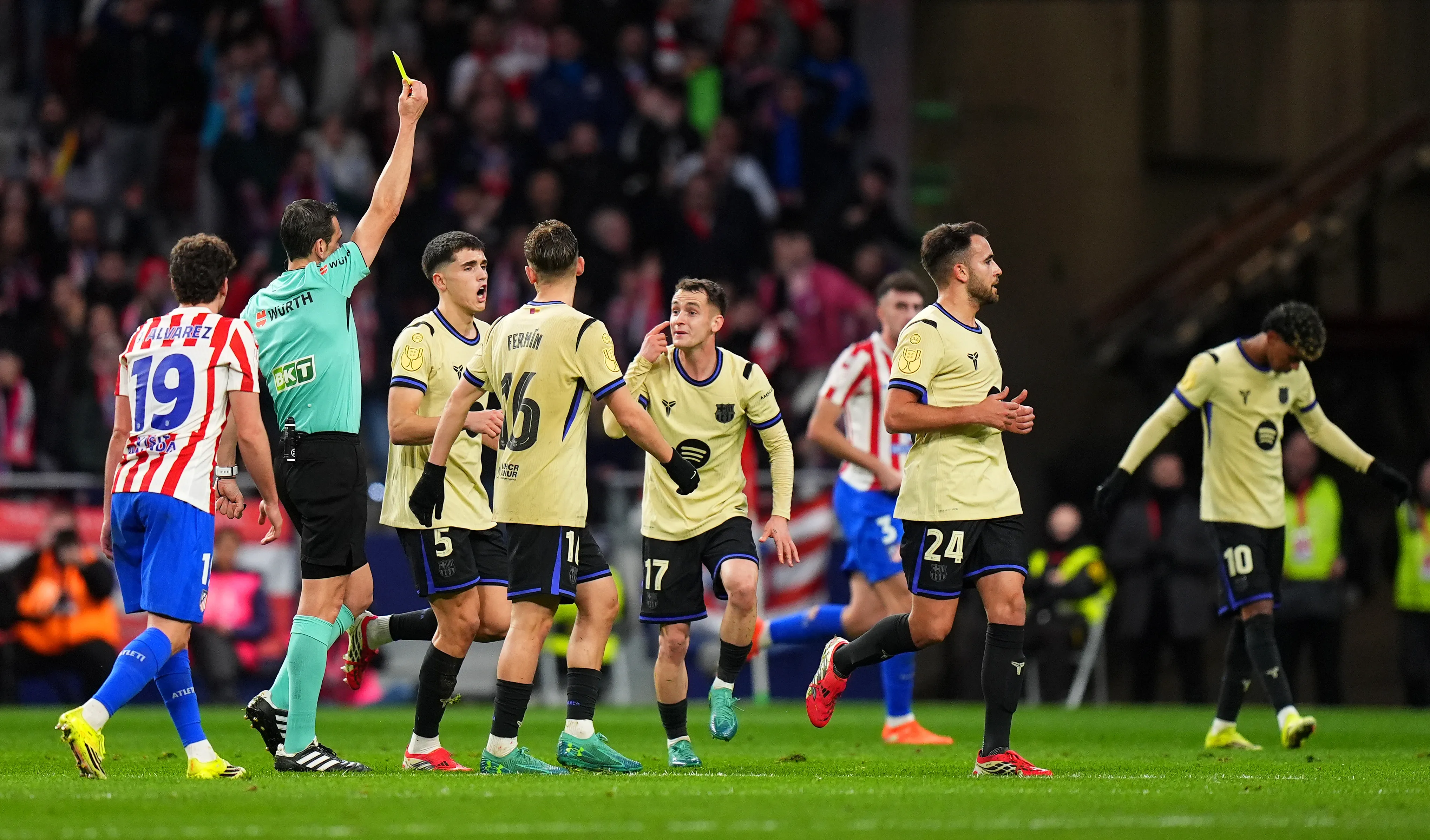 Jogadores do Barcelona na derrota para o Atlético de Madrid.  (Foto: Angel Martinez/Getty Images)
