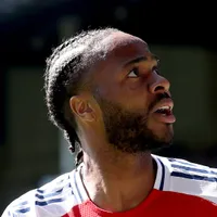 Raheem Sterling aguarda licença para treinar com o Feyenoord