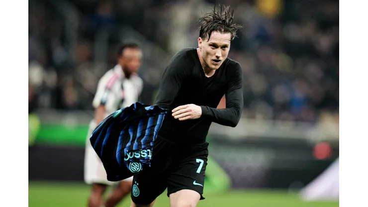 Com um a mais, Inter bate Juventus por 3 a 2 e encaminha título italiano. - Foto: IMAGO / LaPresse