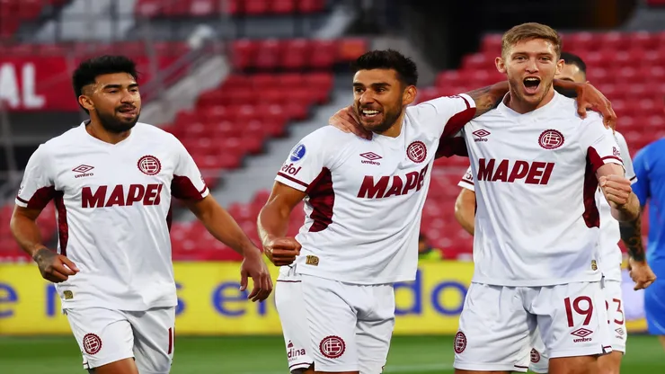 Jogadores do Lanús em partida da Copa Sul-Americana de 2025 - Marcelo Hernandez/Getty Images