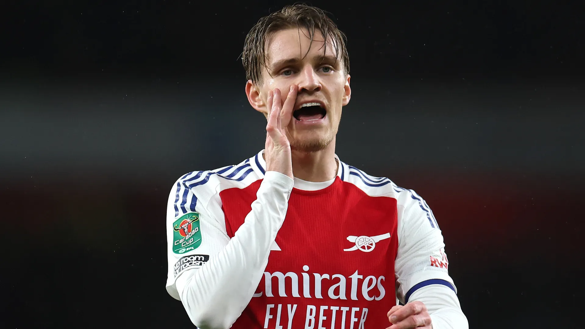 Martin Ødegaard grita durante partida do Arsenal