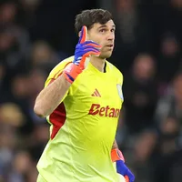 Villa quer James Trafford como substituto de Dibu Martínez